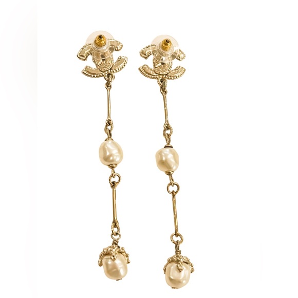 Chanel gold pleated CC dangle earrings - Picture 5 of 10